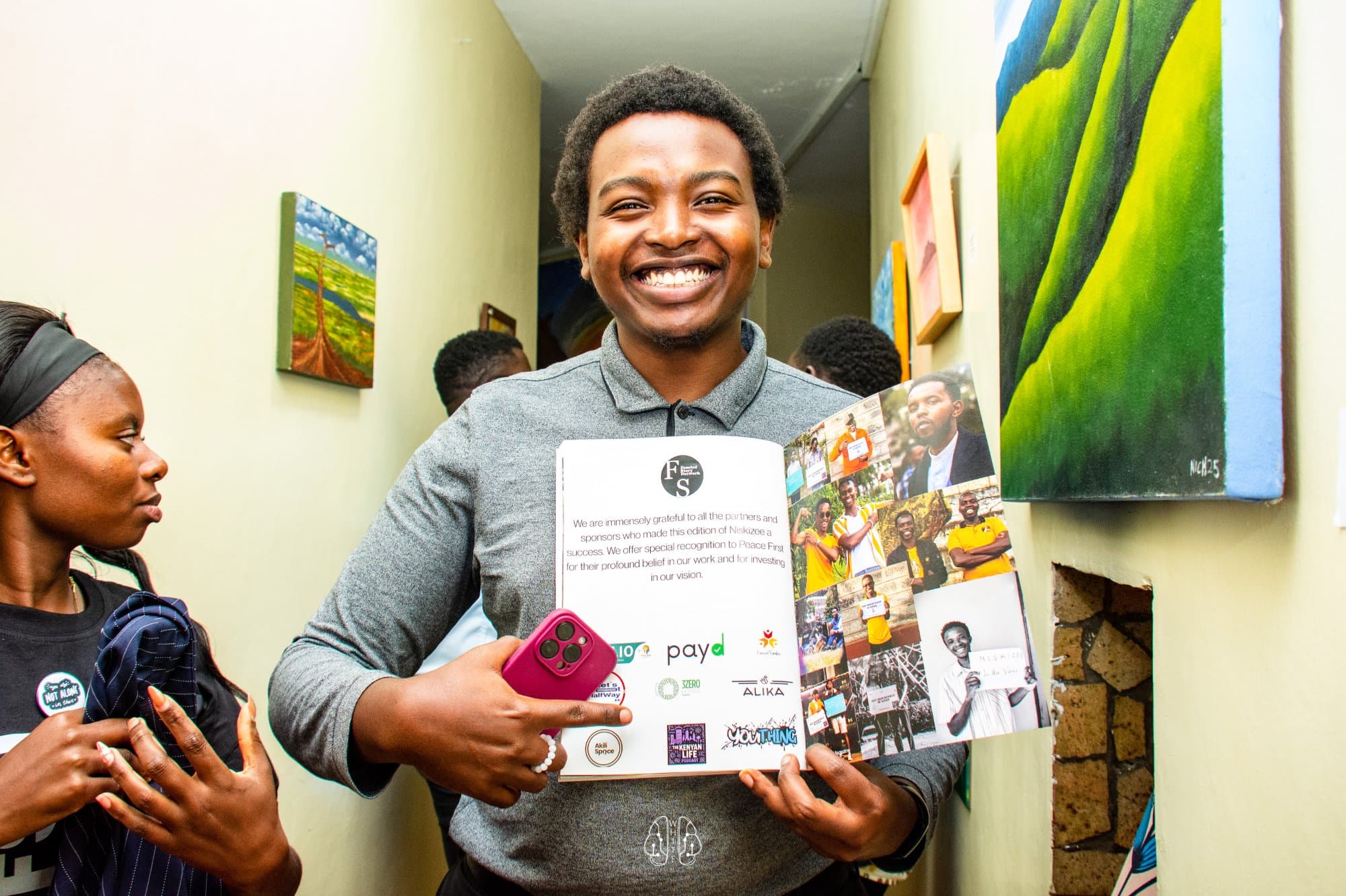 Receiving the first edition FSN Magazine